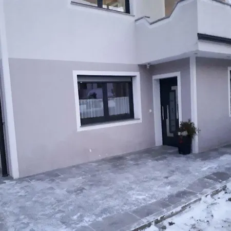 Ferienwohnung * Niederau